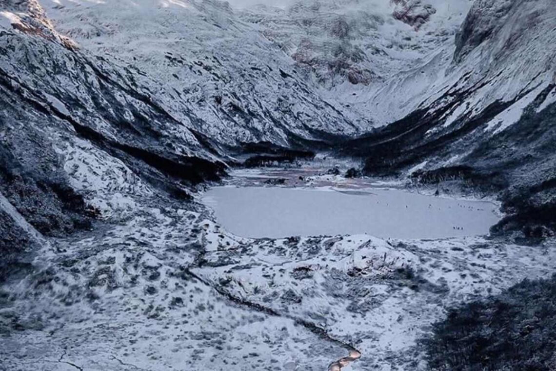 Laguna Esmeralda con nieve