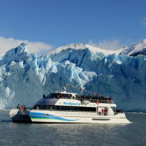 navegacion frente al glaciar