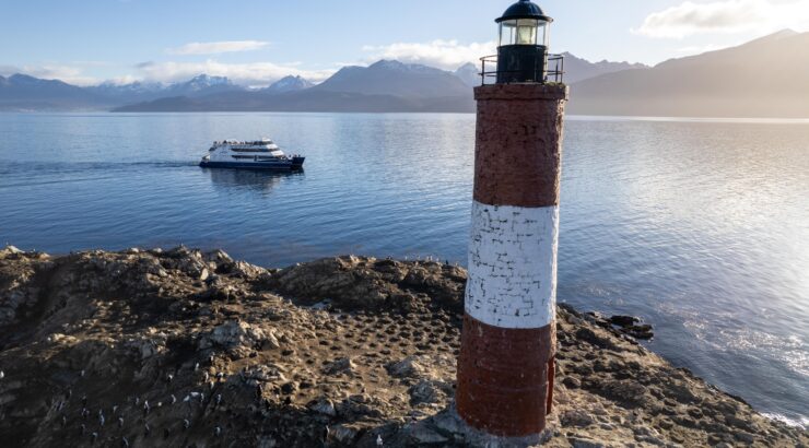 Navigation on the Beagle Channel at the Lighthouse