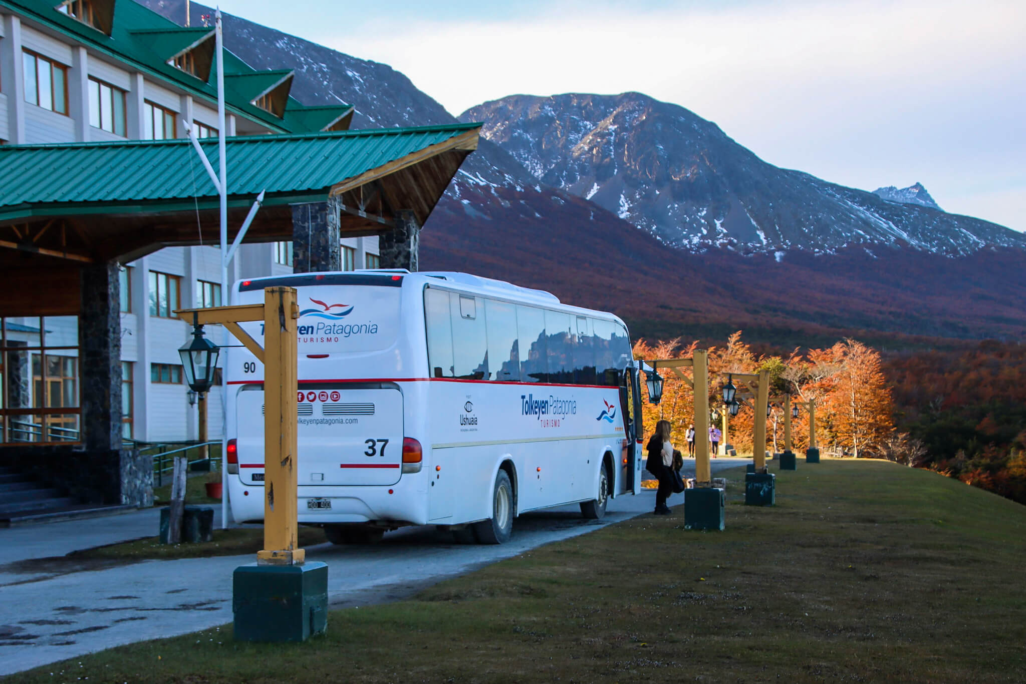 What are the advantages of getting to know Tierra del Fuego with Tolkeyen?